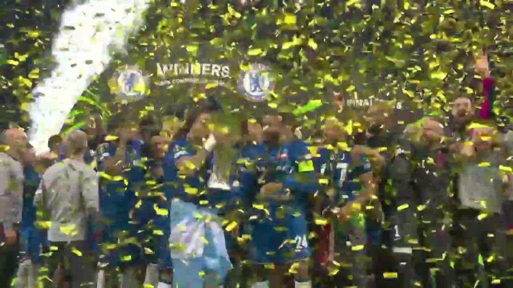 ?榮耀藍(lán)軍！歐協(xié)聯(lián)奪冠捧杯！里斯-詹姆斯高舉獎(jiǎng)杯全隊(duì)?wèi)c祝