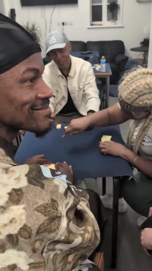 想找到巴特勒很簡單，因為他不在籃球場，就在棋牌室