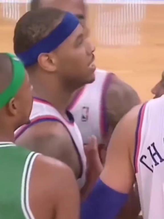 社會瓜！當(dāng)年安東尼與加內(nèi)特發(fā)生沖突，賽后瓜哥帶人堵綠軍大巴